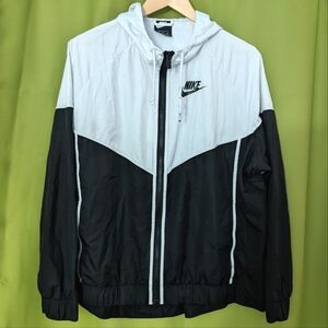 Nike Lightweight Windbreaker Jacket
